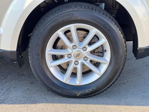 Used 2019 Dodge Journey SE w/ Premium Group FWD image 46