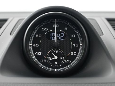 Certified 2026 Porsche Macan image 12