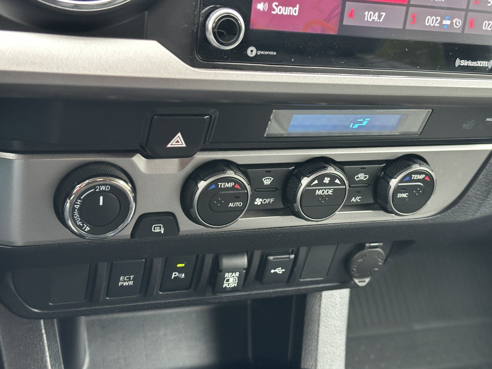 Used 2021 Toyota Tacoma SR5 AWD/4WD image 19