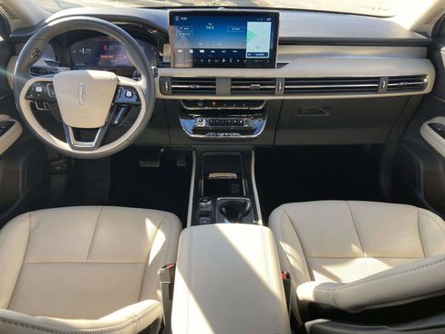 New 2026 Lincoln Corsair Premiere image 18