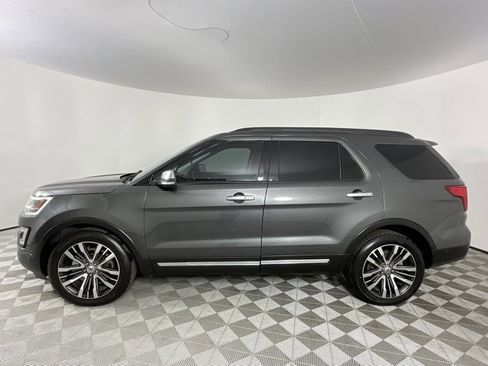 Used 2017 Ford Explorer Platinum image 8