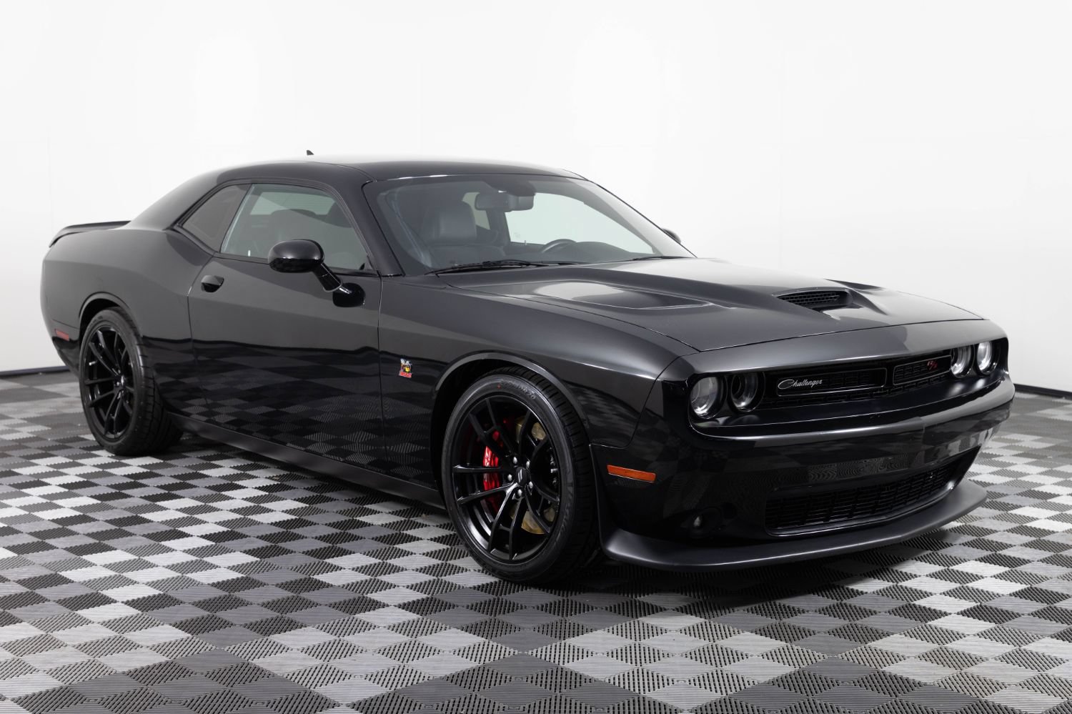 Used 2021 Dodge Challenger R/T Scat Pack w/ Dynamics Package RWD image 10