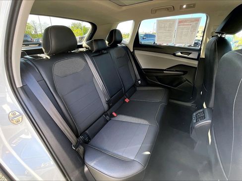 Used 2024 Volkswagen Taos SE FWD image 26