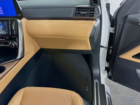 New 2025 Lexus LX 700h Luxury image 33