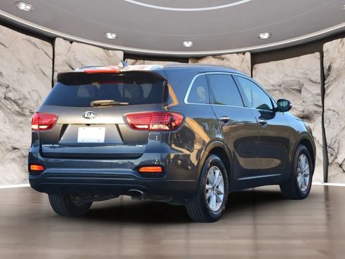 Used 2019 Kia Sorento FWD V6 w/ LX V6 Convenience Package image 13