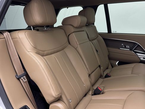Used 2025 Land Rover Range Rover Long Wheelbase SE image 42