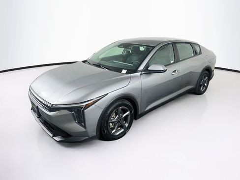 Used 2025 Kia K4 FWD image 3