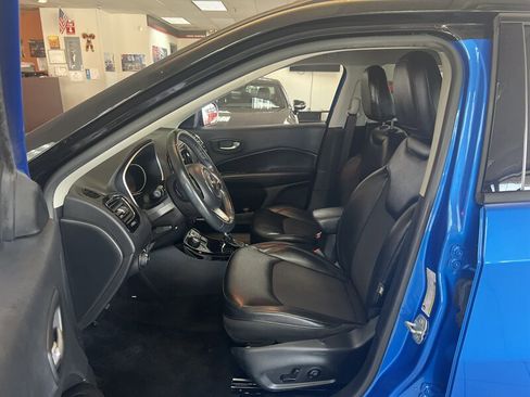 Used 2018 Jeep Compass Latitude w/ Popular Equipment Group image 9