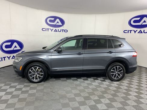 Used 2018 Volkswagen Tiguan SE w/ Panoramic Sunroof Package FWD image 6