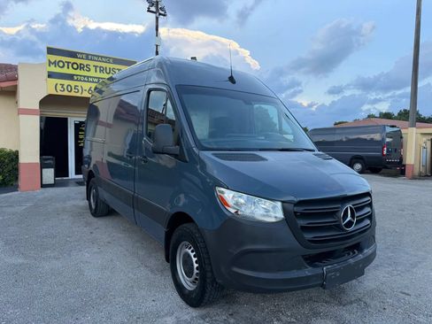 Used 2019 Mercedes-Benz Sprinter 144 image 9