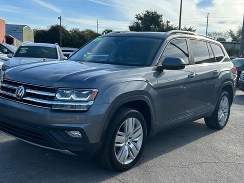 Used 2019 Volkswagen Atlas SE w/ Panoramic Sunroof Package image 2