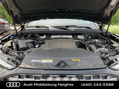 Used 2025 Audi Q5 Premium w/ Convenience Package image 18