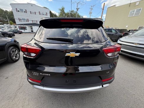 Used 2025 Chevrolet TrailBlazer LT AWD/4WD image 4