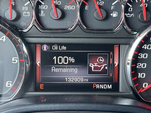 Used 2015 GMC Sierra 1500 SLT w/ SLT Crew Cab Value Package AWD/4WD image 33