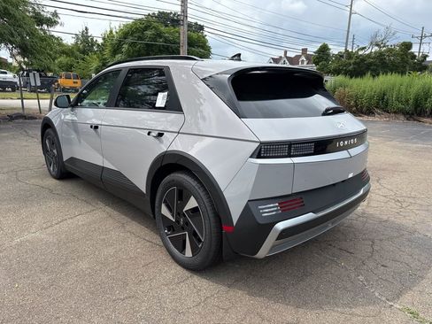 New 2025 Hyundai Ioniq 5 SEL image 5