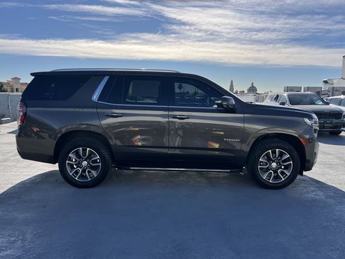 Used 2021 Chevrolet Tahoe LT w/ LT Signature Package image 7