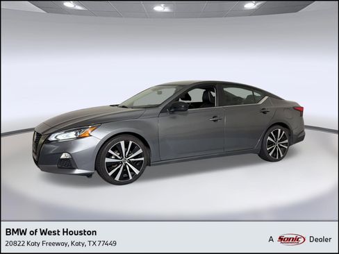 Used 2022 Nissan Altima 2.5 SR FWD image 1