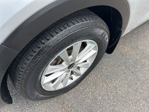 Used 2019 Kia Sorento AWD V6 image 17