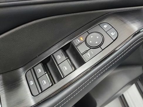Used 2025 Nissan Rogue SV FWD image 33