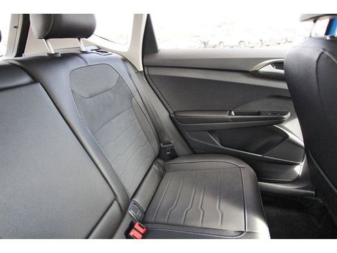 Certified 2025 Volkswagen Taos SE FWD image 13