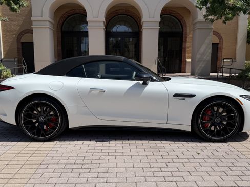 Used 2022 Mercedes-Benz SL 55 AMG 4MATIC image 4