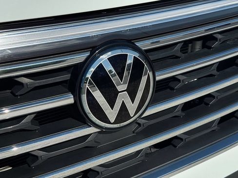 Used 2025 Volkswagen Atlas SE FWD image 8