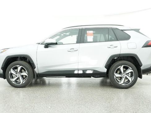 New 2025 Toyota RAV4 SE image 10