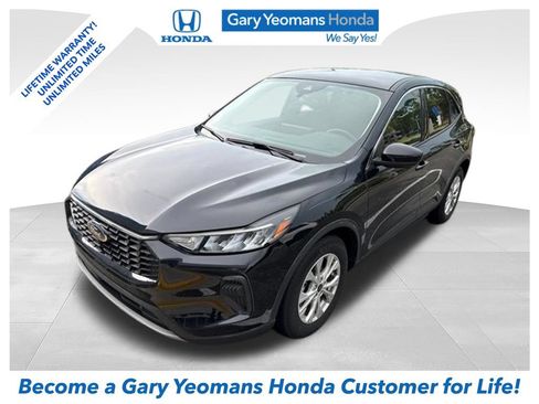 Used 2023 Ford Escape Active w/ Tech Pack #2 FWD image 1