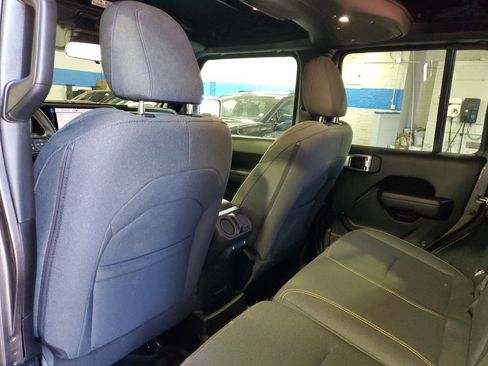 Used 2024 Jeep Wrangler Unlimited AWD/4WD image 11