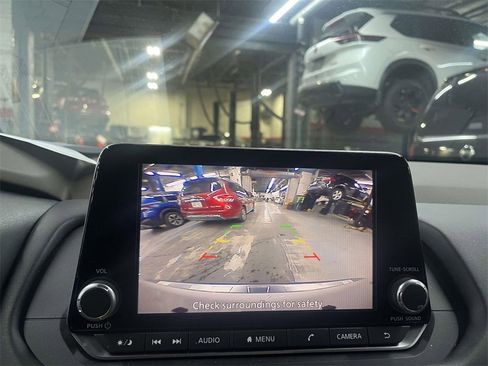 Used 2023 Nissan Rogue SV w/ SV Premium Package image 19