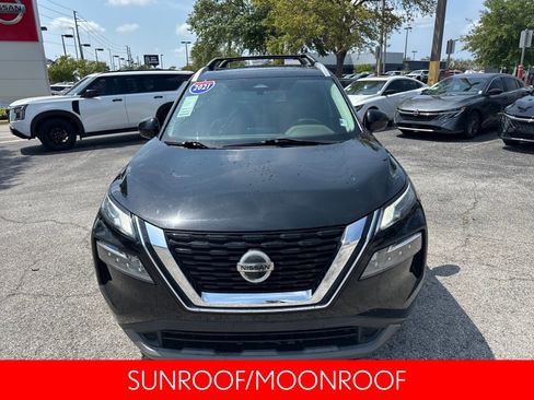 Used 2021 Nissan Rogue SV w/ Premium Package image 3