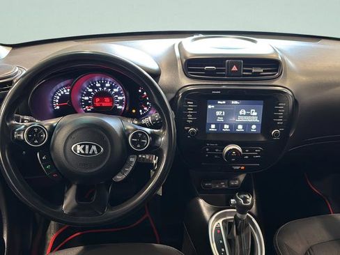 Used 2018 Kia Soul + FWD image 32