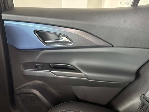 Used 2025 Chevrolet Equinox EV LT w/ Convenience Package FWD image 15