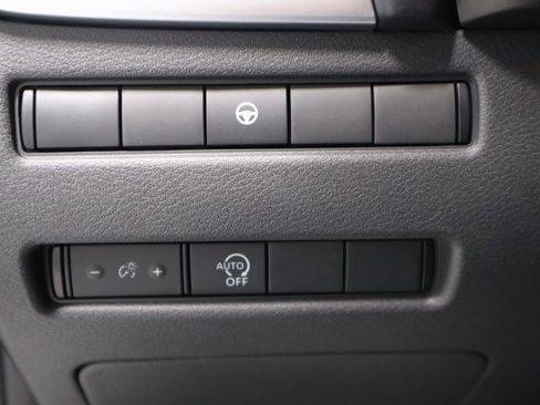 Certified 2023 Nissan Rogue SV image 30