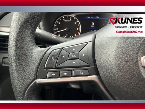 Used 2024 Nissan Altima 2.5 SV image 13