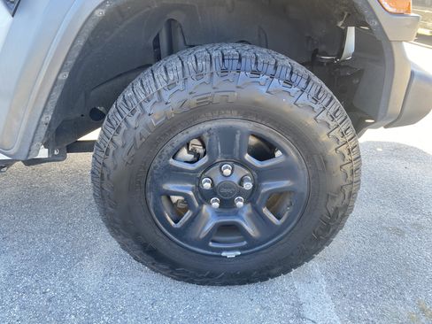 Used 2018 Jeep Wrangler Sport image 23