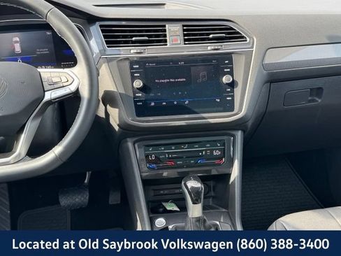 Certified 2023 Volkswagen Tiguan SE w/ Panoramic Sunroof Package AWD/4WD image 16