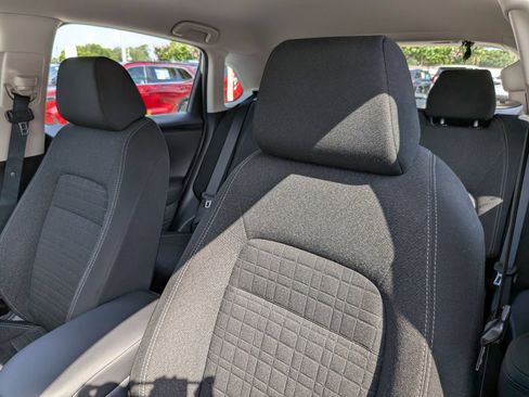 Used 2025 Honda HR-V LX image 15
