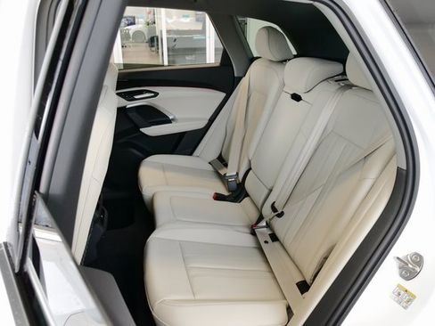 New 2025 Audi Q5 Premium image 12