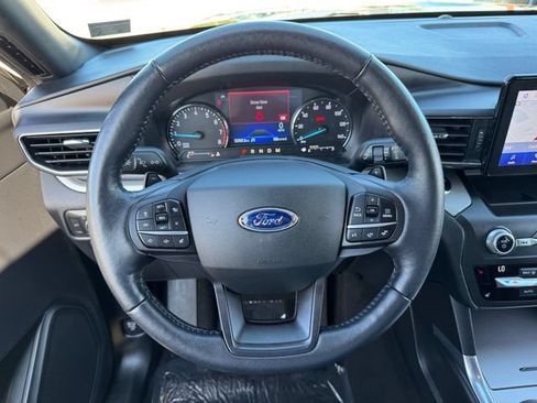 Used 2020 Ford Explorer XLT w/ Equipment Group 202A AWD/4WD image 22