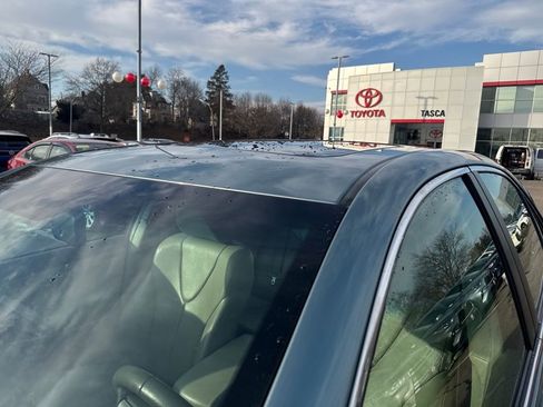 Used 2011 Toyota Camry image 44