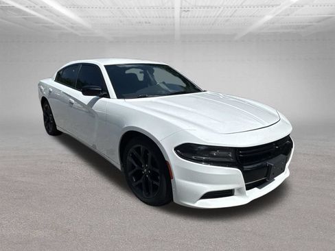 Used 2020 Dodge Charger SXT w/ Blacktop Package RWD image 8