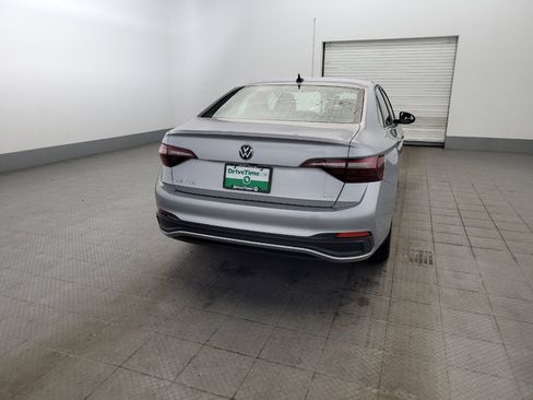 Used 2024 Volkswagen Jetta SE FWD image 7