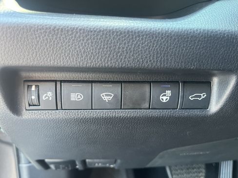 Used 2021 Toyota RAV4 XLE Premium FWD image 12
