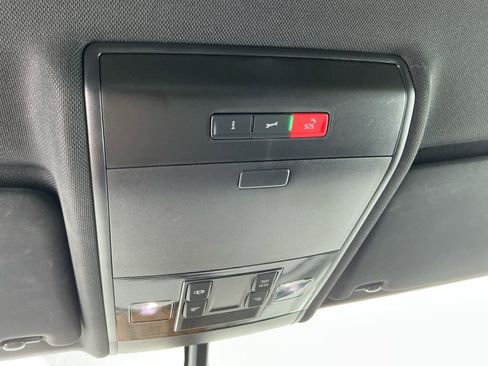 Used 2023 Volkswagen Atlas Cross Sport SE w/ Black Wheel Package image 25