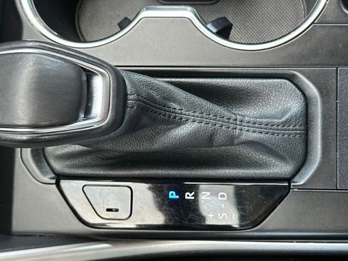 Used 2021 Toyota Highlander LE image 19