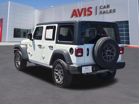 Used 2025 Jeep Wrangler Unlimited Sport AWD/4WD image 9
