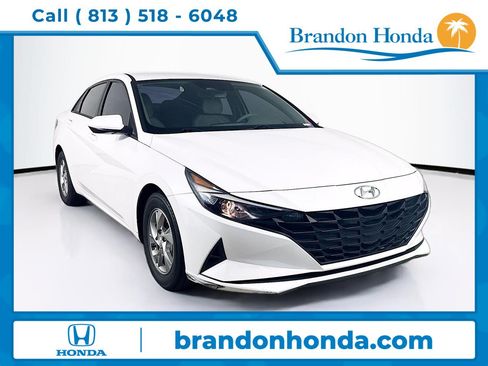 Used 2022 Hyundai Elantra SE FWD image 1