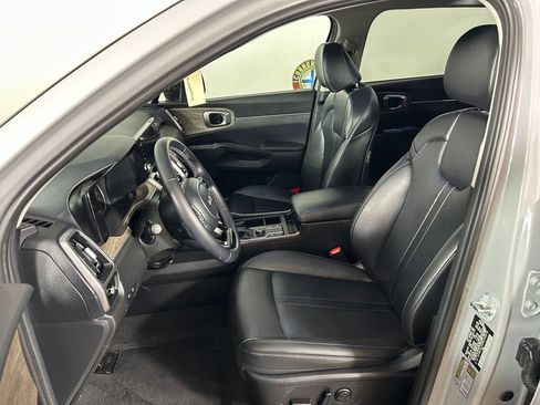 Used 2023 Kia Sorento S w/ Panoramic Sunroof Package AWD/4WD image 10
