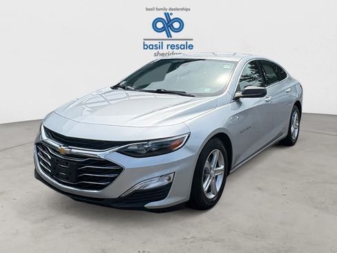 Used 2021 Chevrolet Malibu LS FWD image 2